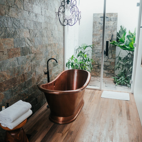 Bathroom remodeling contractor in Hollywood, CA