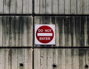 Image by Kyle Glenn