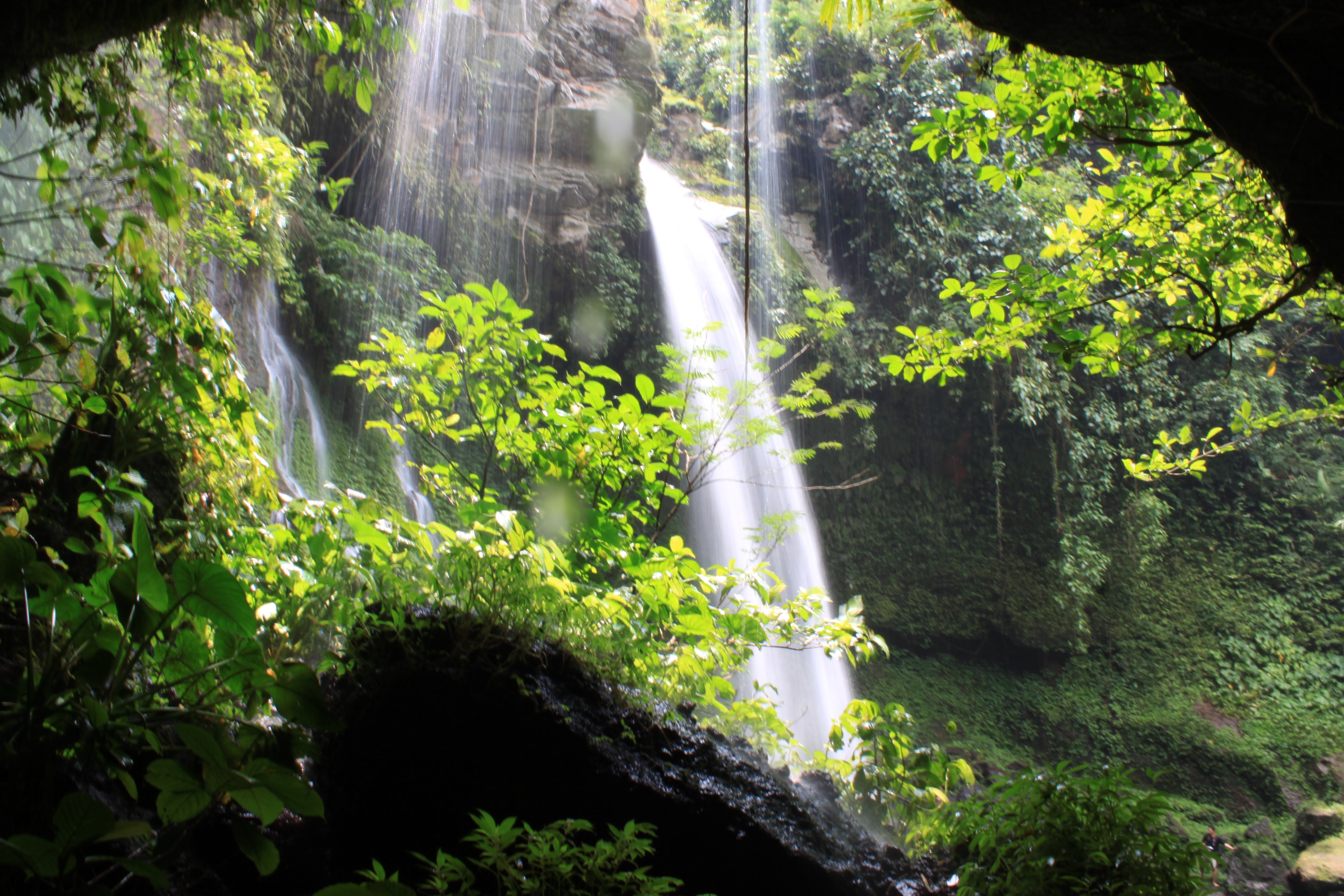 Curug Cilember: Destinasi Terbaik Menikmati Akhir Pekan — inspirasi dari Villa Bango di Cilember, Puncak