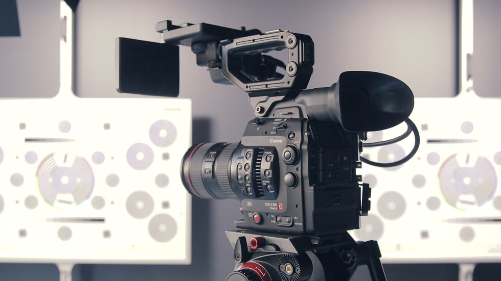 Canon marka profesyonel video kamera.