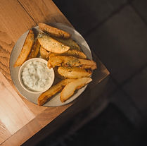 French fries with garlic spread dip