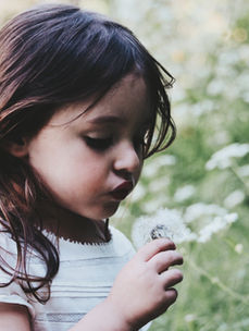 De  Risico's van Online Geleide Meditatie en Waarom Ouders Het Zelf Moeten Doen.