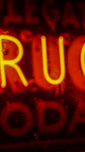 Quando a comida se encontra com a farmácia, o que saber sobre interações com alimentos e medicamentos