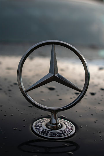 Private ski resort to ski resort transfers with Mercedes vehicles across the Alps