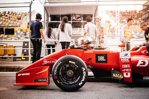 Formel 1 Wagen mit Sponsoring