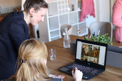 Women-working-in-small-firm