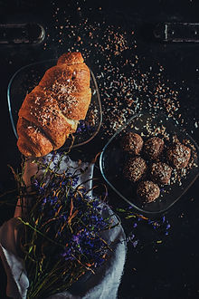 Image by Olenka Kotyk