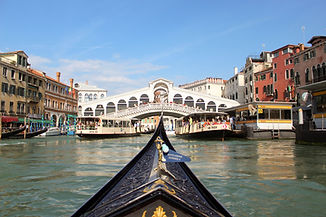 venice to visit during spring and autumn are the best season, traveling to venice must be on your itay bucket list