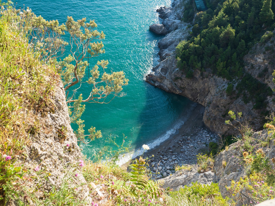 Image by Alexey Larionov