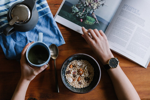 ochtendroutine eten koffie boek