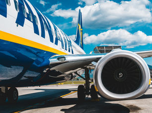 Ryanair: passageiro sugado relata resgate, NTSB contesta CEO
