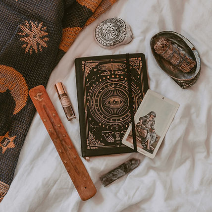 How Tarot Works: Intuition, Symbolism, and Psychology