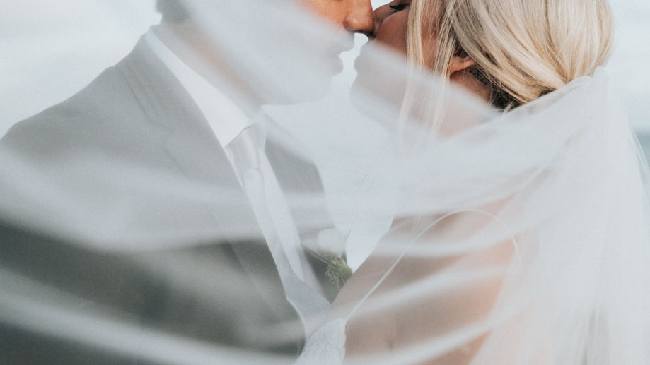 Tick-tock Wedding Trends for 2022 We LOVE