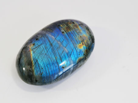 A Guide to Labradorite Gemstones and Their Unique Properties