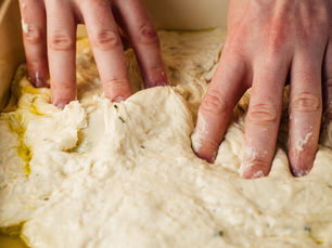 Focaccia Semplice Fatta in Casa (Homemade Focaccia)