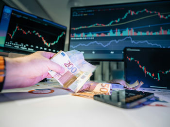 10 Chances de Renda Extra : O Rally dos SUPER DIVIDENDOS Está Acontecendo AGORA!