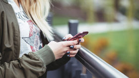 Staying Connected While Travelling: Airalo eSIMs
