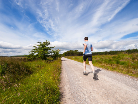Caminhada gasta tantas calorias quanto corrida?