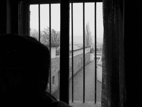 Droits du détenu en Belgique : que peut faire la famille pour l'aider ?
