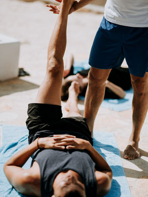 Working Out Alone vs. with a Personal Trainer