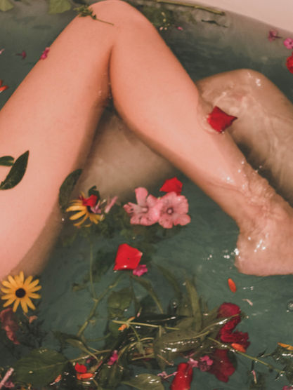 HISTORY OF HERBAL BATHS AND THEIR HEALING EFFECT