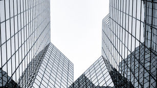 Ontario business owner reviewing common commercial lease mistakes before signing a lease agreement