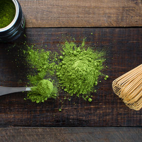 Matcha : guide complet (origine, grades, préparation)