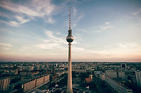 Image by Claudio Schwarz