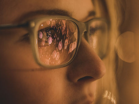 Implantable Contact Lenses: Pros and Cons