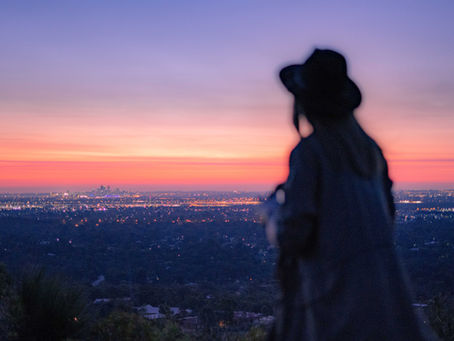 Psychic vs. Medium: Understanding the Key Differences