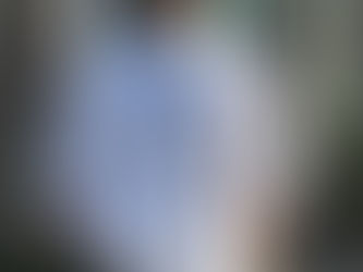 Beyaz baskılı toptan tişört erkek model üzerinde – Bafaco Tekstil promosyon koleksiyonu