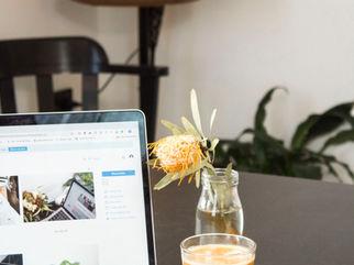 7 Hook Formulas That Will Still Work in 2026 (And How to Adapt Them)