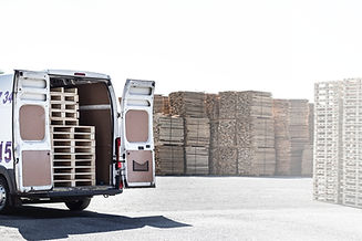 Man and van moving pallets