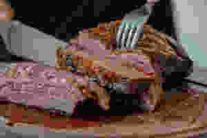 slicing red meat