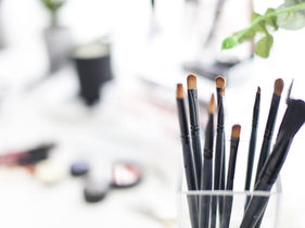 mindbodygreen: 4 Minimalist-Approved Tips To Arrange Cosmetics At Home