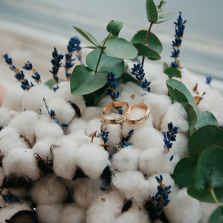 Cotton, a natural wedding decoration.