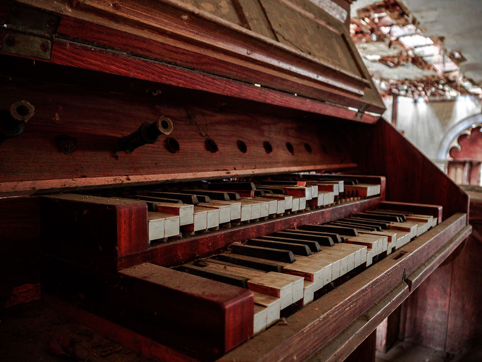 Broken keys, sad instrument