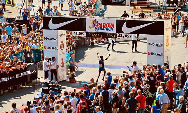 Image by Pietro Rampazzo