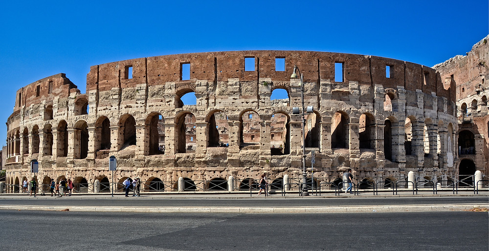 the exterior facade of the Colosseum