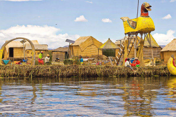LAGO TITICACA - ACROSS THE WINDOW