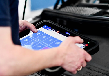 persona con una tablet