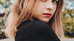 הוא רק רוצה לתת לך חיבוק