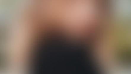 הוא רק רוצה לתת לך חיבוק