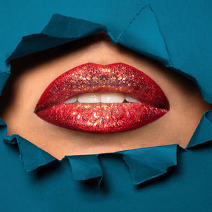 Pitching to Customers vs Pitching to Media – Why Your Strategy Needs a Split Personality