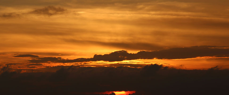 Sunset music experiences in Italy by a luxury wedding DJ for destination weddings