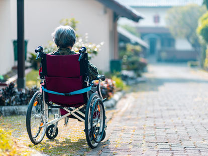 Are you caring for someone with Dementia in Lockdown? FREE Online Yoga Classes