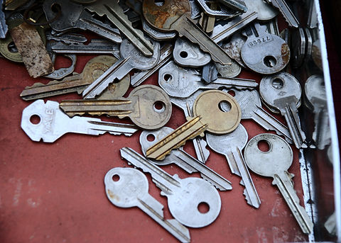 Image shows a pile of keys.