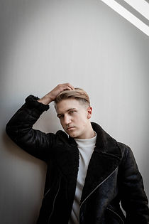 Image by Leon Skibitzki