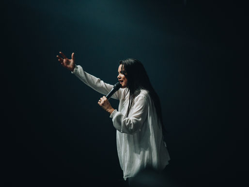 Gospel Singer Tasha Cobbs Leonard On Staying Inspired and Building a Body Positive Business