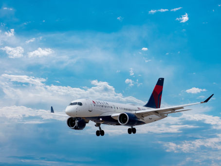 Delta Airlines Business Class Review 2025: Seats, Suites & Travel Tips